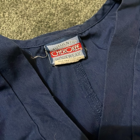 Scrub set - Picture 2 of 3